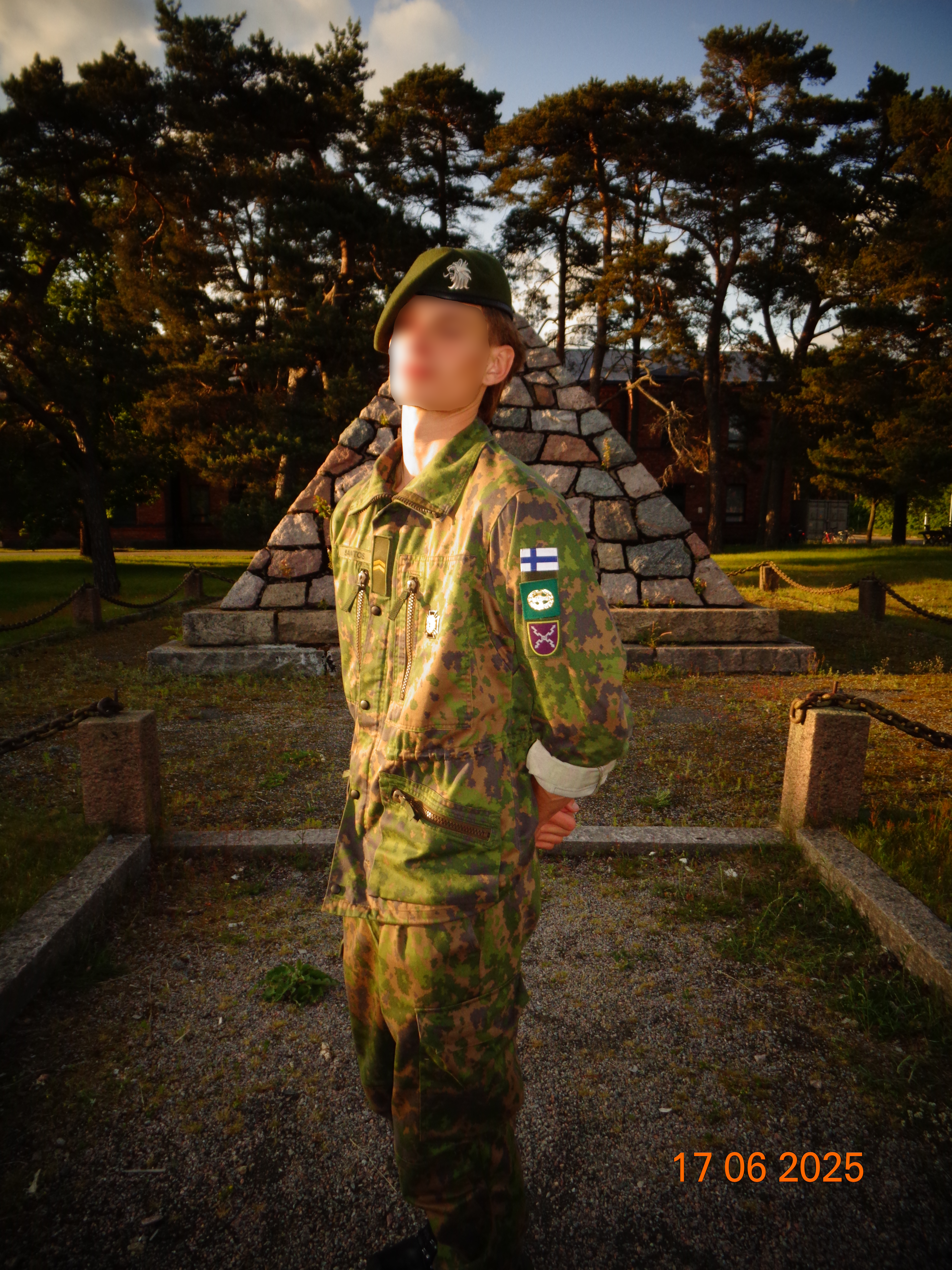 Daniel Santos in military uniform